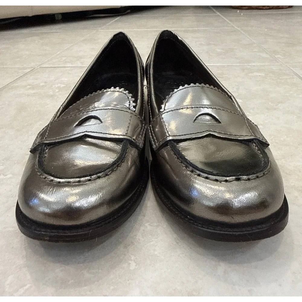 Tory Burch Clayton Anthracite Loafers Size 8.5 Silver Gray Patent Leather Career